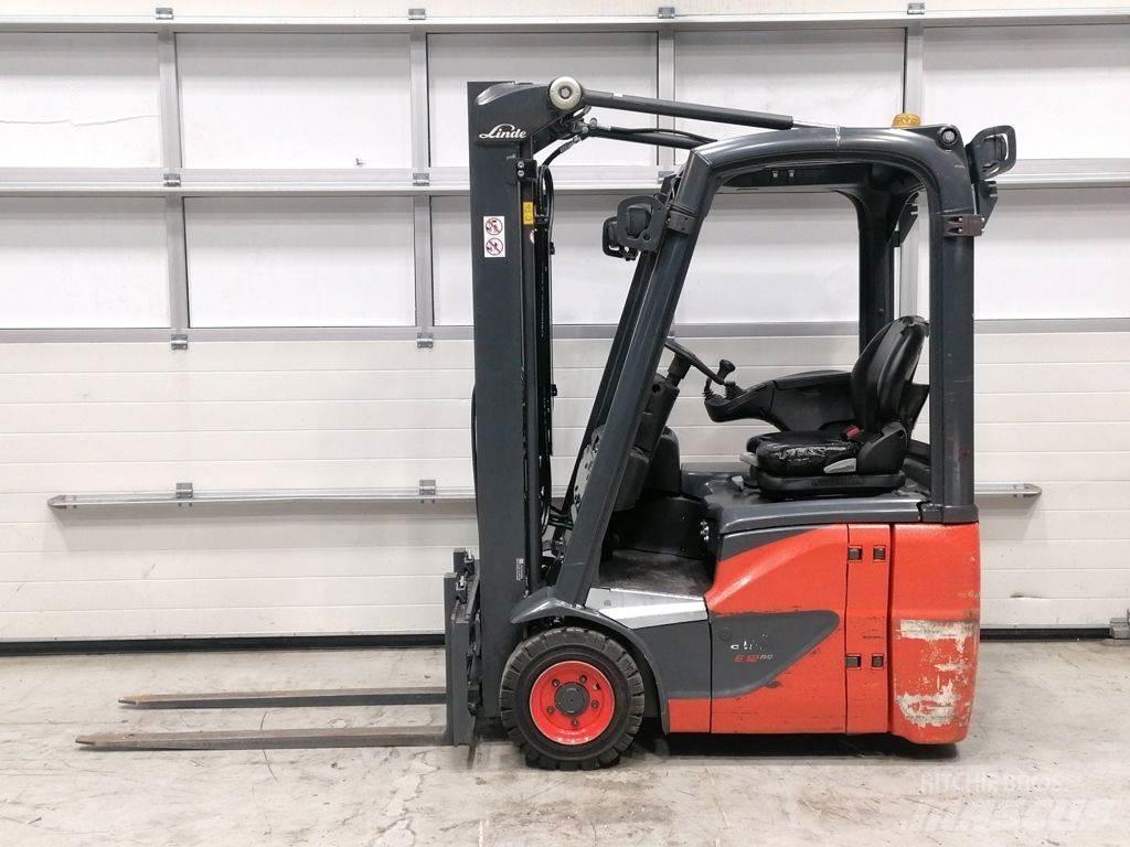 Linde E12-02 Akumulátorové vozíky