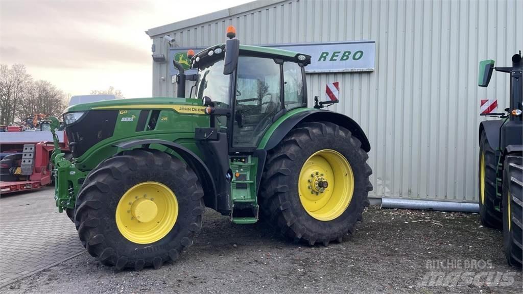 John Deere 6R215 Traktory