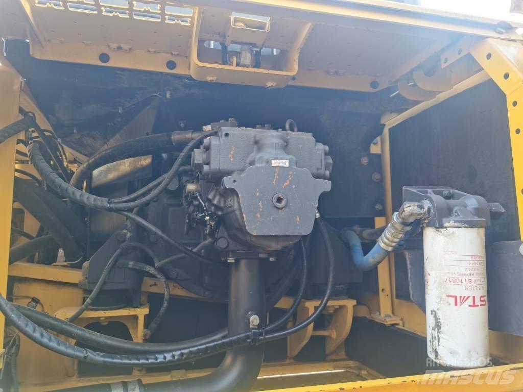 Komatsu PC 350-8 Pásová rýpadla