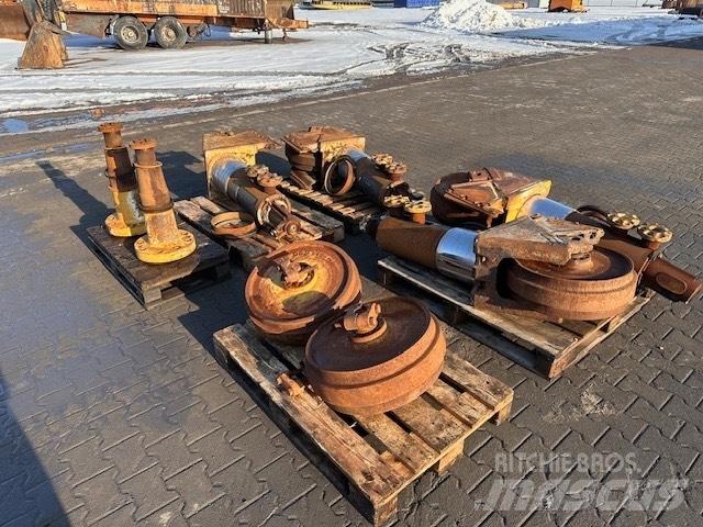 CAT D 6 R LGP III Pásy, řetězy a podvozek