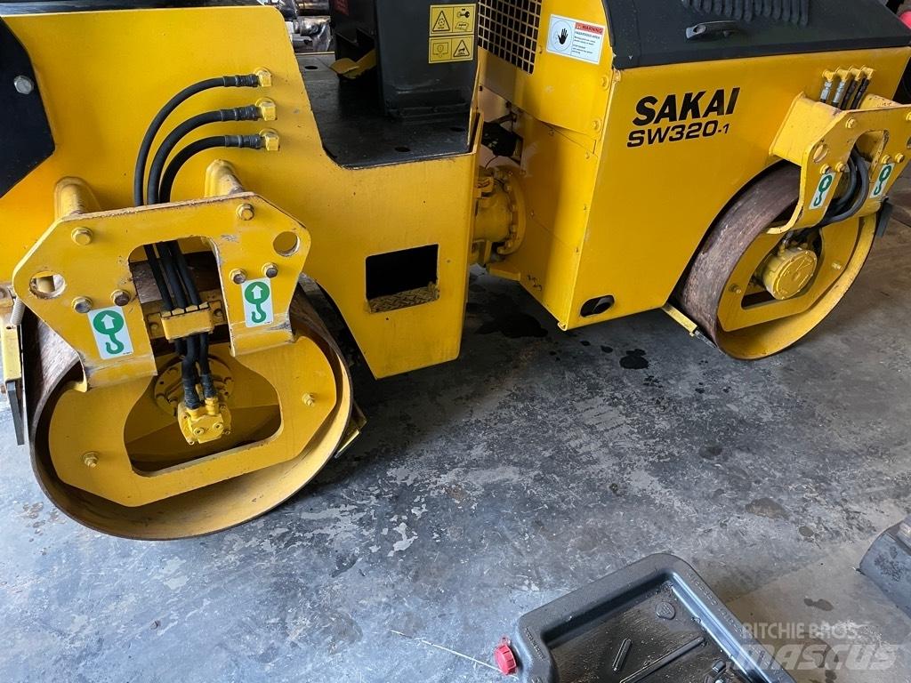 Sakai SW 320-1 Tandemové válce