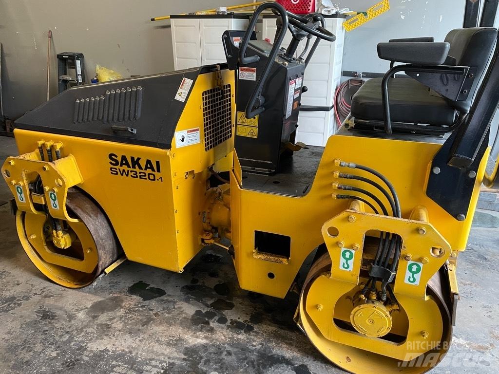 Sakai SW 320-1 Tandemové válce