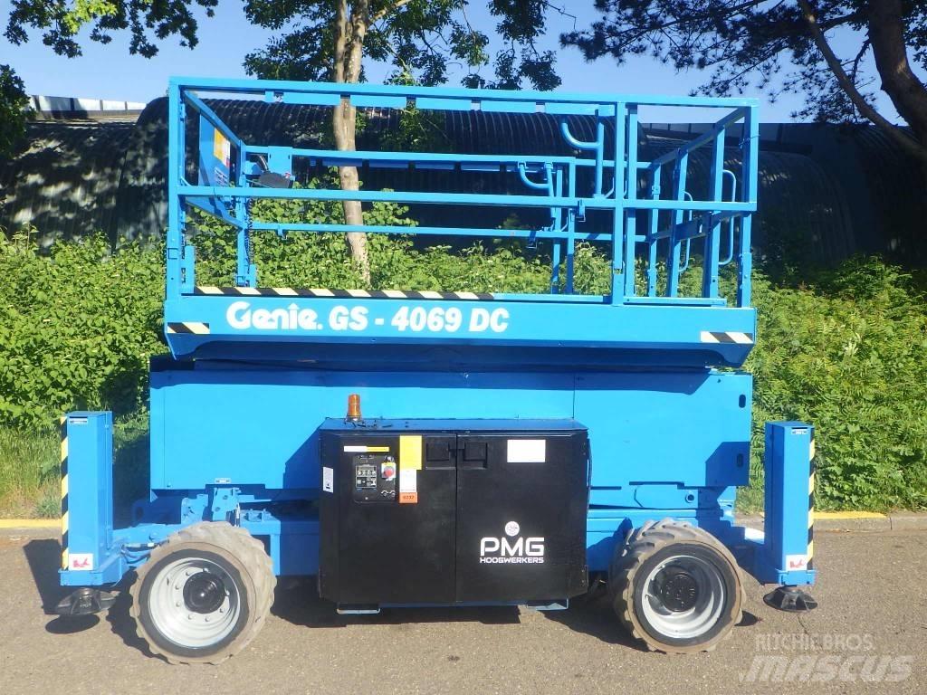 Genie GS4069DC Nůžková zvedací plošina