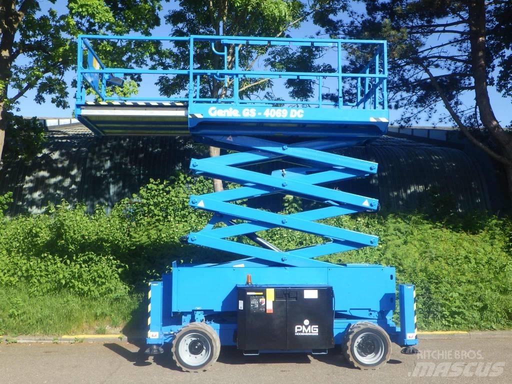 Genie GS4069DC Nůžková zvedací plošina