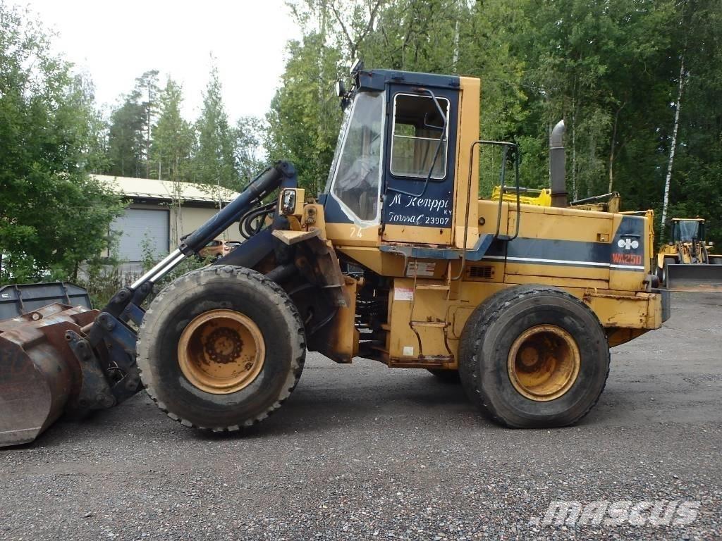 Komatsu WA 250-1 Kolové nakladače
