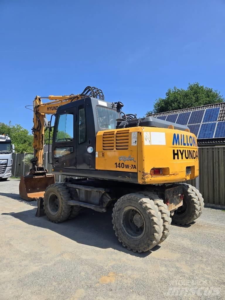Hyundai Robex 140 W Kolová rýpadla