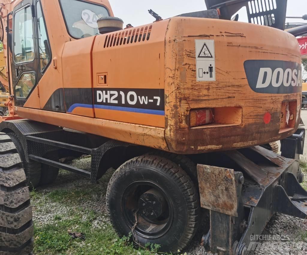 Doosan DH 210 W-7 Kolová rýpadla