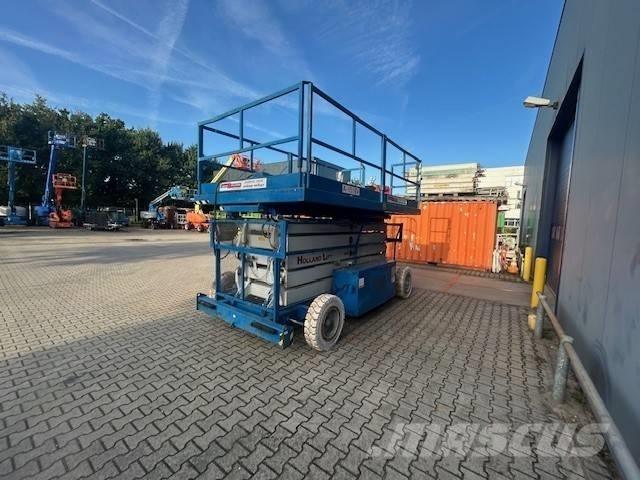 Holland Lift A151EV Nůžková zvedací plošina