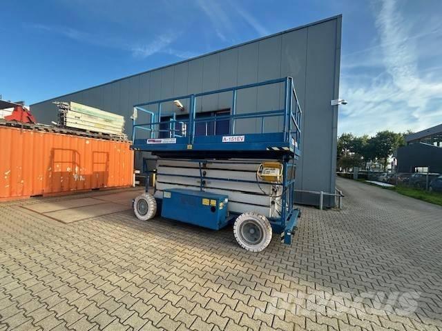 Holland Lift A151EV Nůžková zvedací plošina