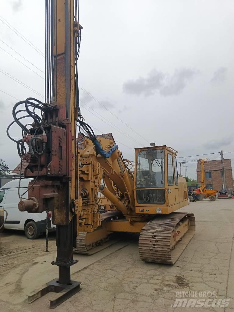 Liebherr R 922 L Pásová rýpadla