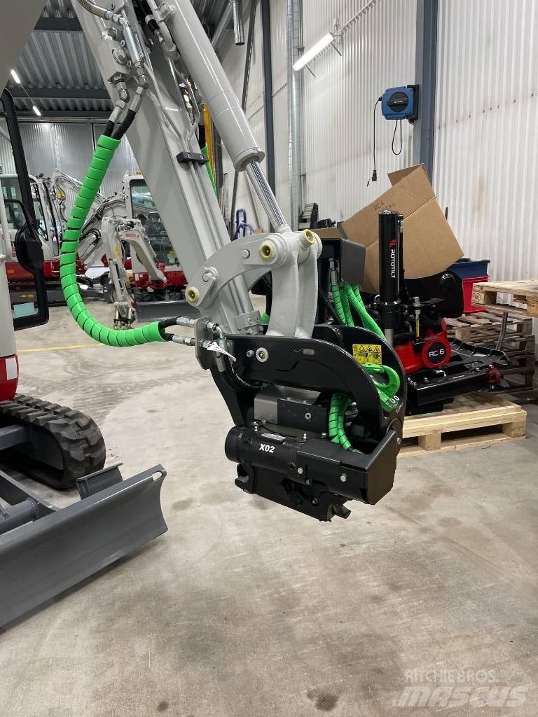 Takeuchi TB 320 Mini rýpadla < 7t