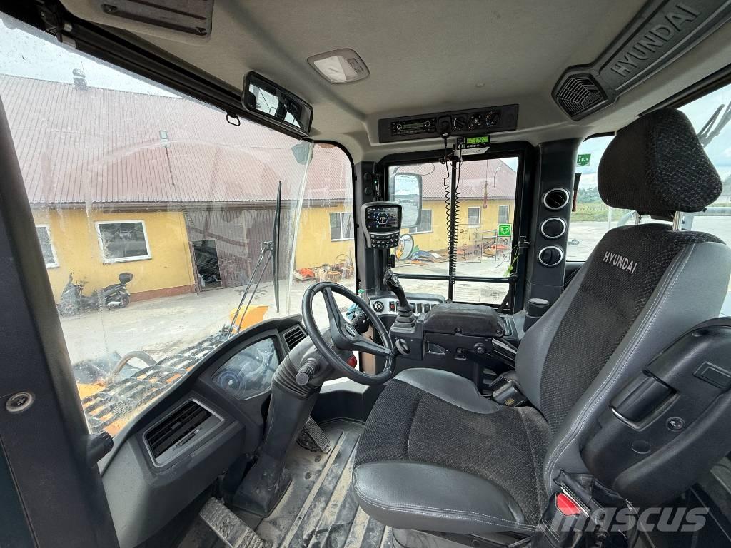 Hyundai HL 960 Kolové nakladače