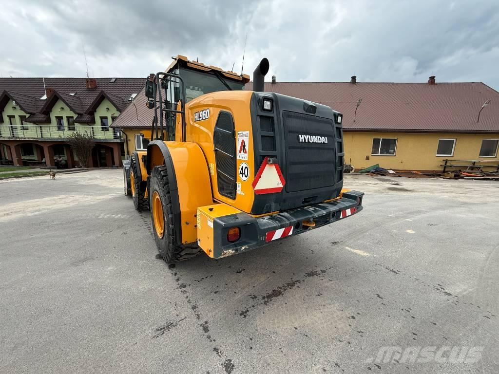 Hyundai HL 960 Kolové nakladače