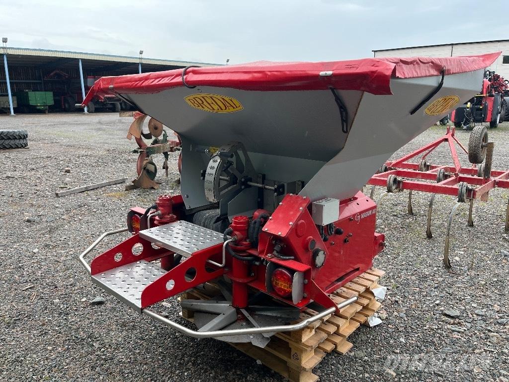 Bredal SGS 1500 Sypače písku a soli