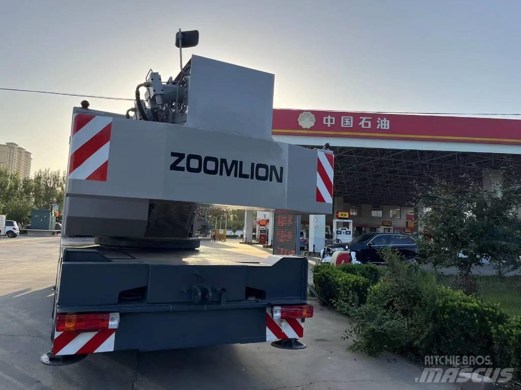 Zoomlion QY25V Univerzální terénní jeřáby