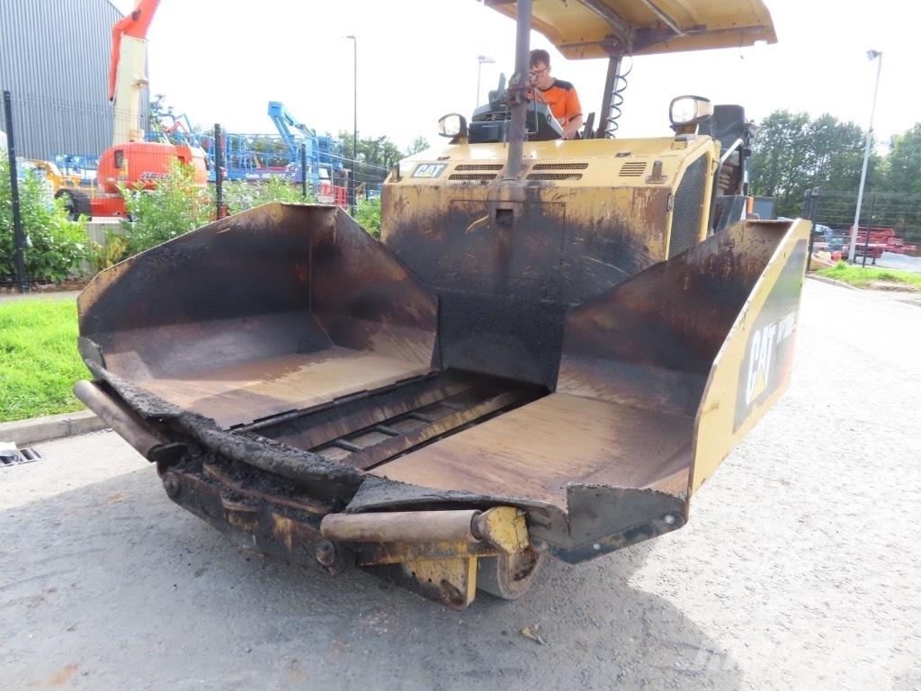 CAT AP 300 Finišery