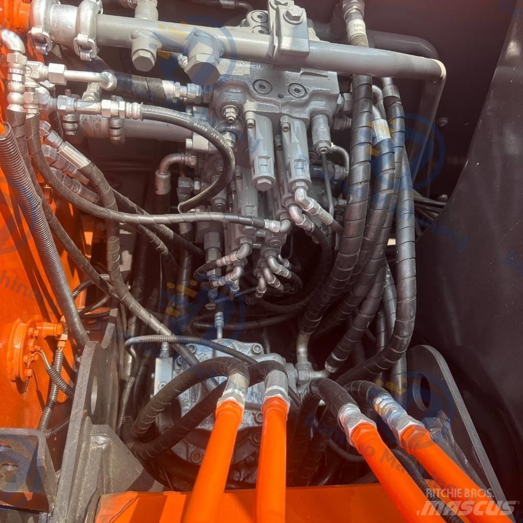 Hitachi ZX70 Pásová rýpadla
