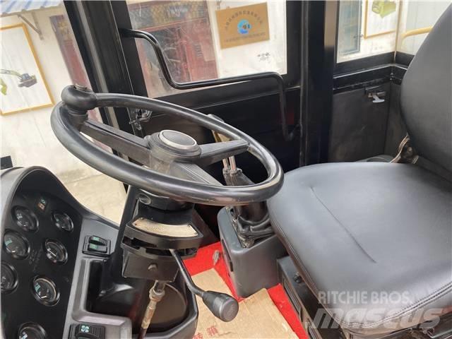 CAT 966H Kolové nakladače