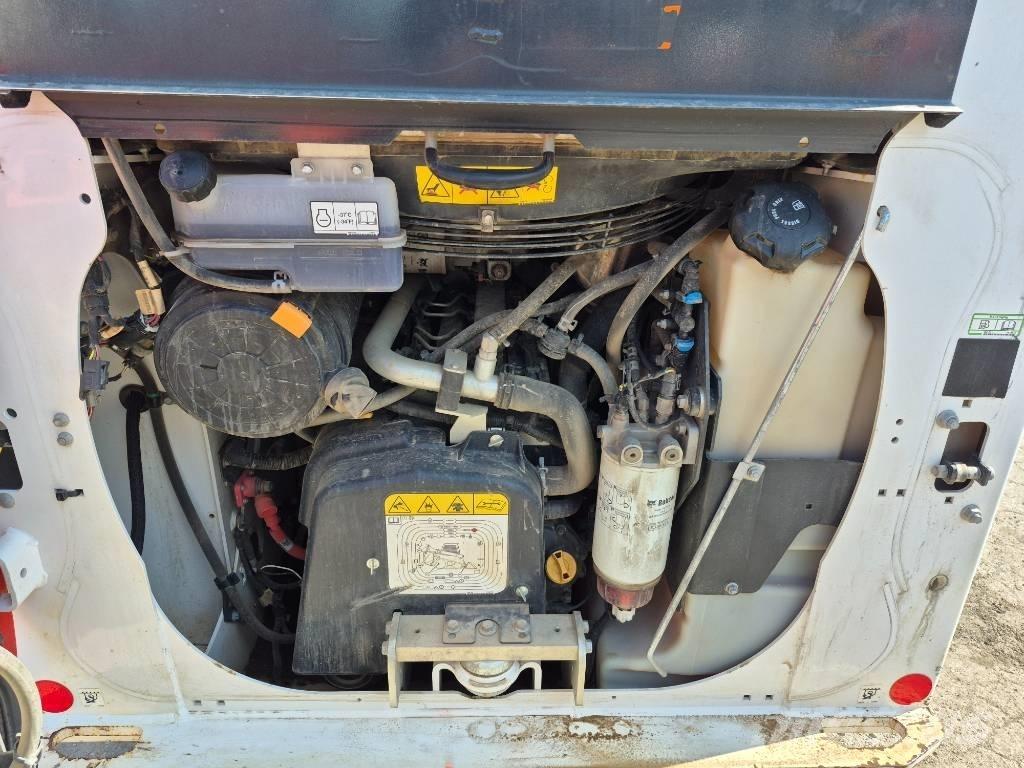Bobcat T 64 Smykem řízené nakladače