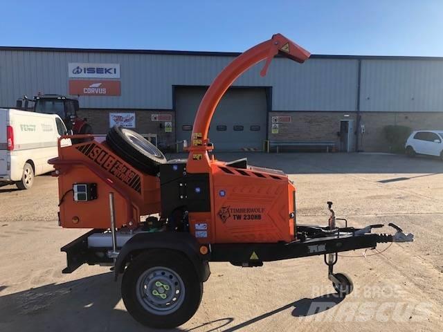 Timberwolf TW230HB Štěpkovače