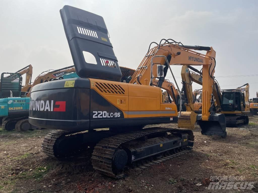 Hyundai R220-9S Pásová rýpadla