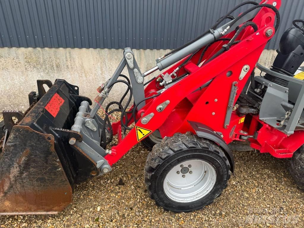 Weidemann 1140 Kolové nakladače