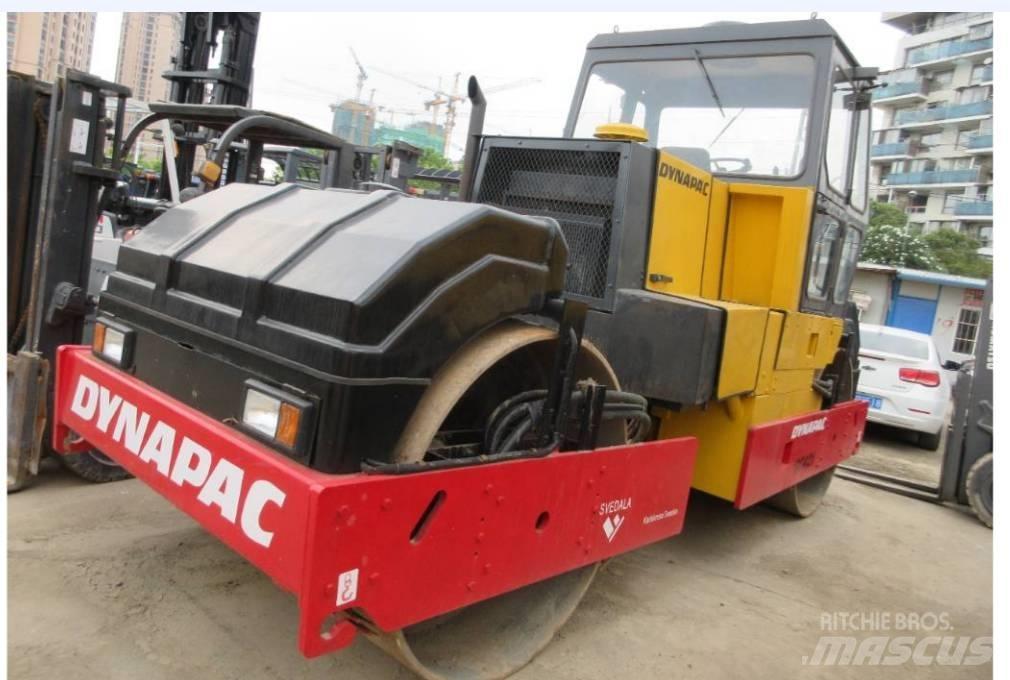 Dynapack CC421 Tahačové válce