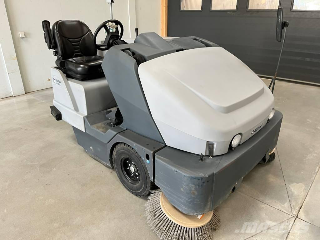 Nilfisk SW 8000 Vnitřní zametací stroje