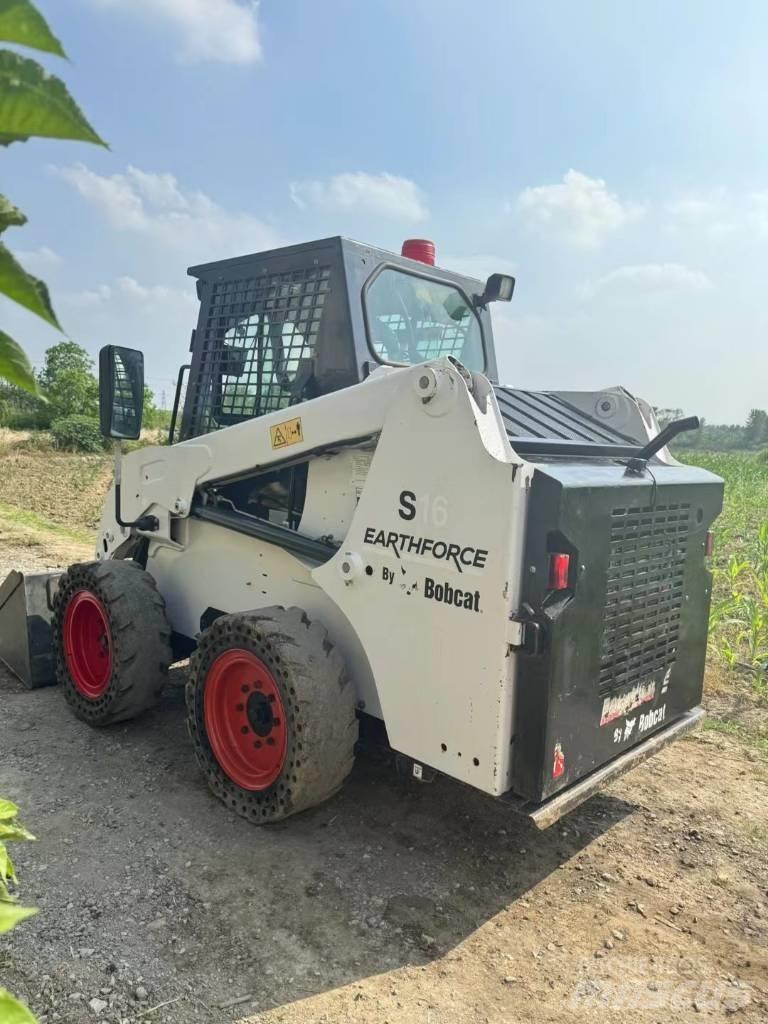 Bobcat S16 Smykem řízené nakladače