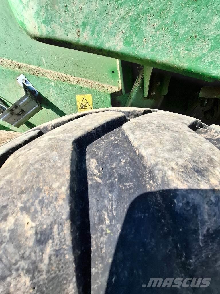 John Deere V461M Lis na válcové balíky