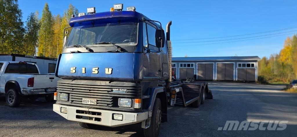 Sisu SM 300 Nákladní automobily pro přepravu lesních strojů