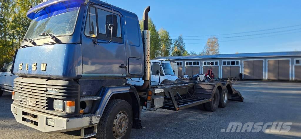 Sisu SM 300 Nákladní automobily pro přepravu lesních strojů