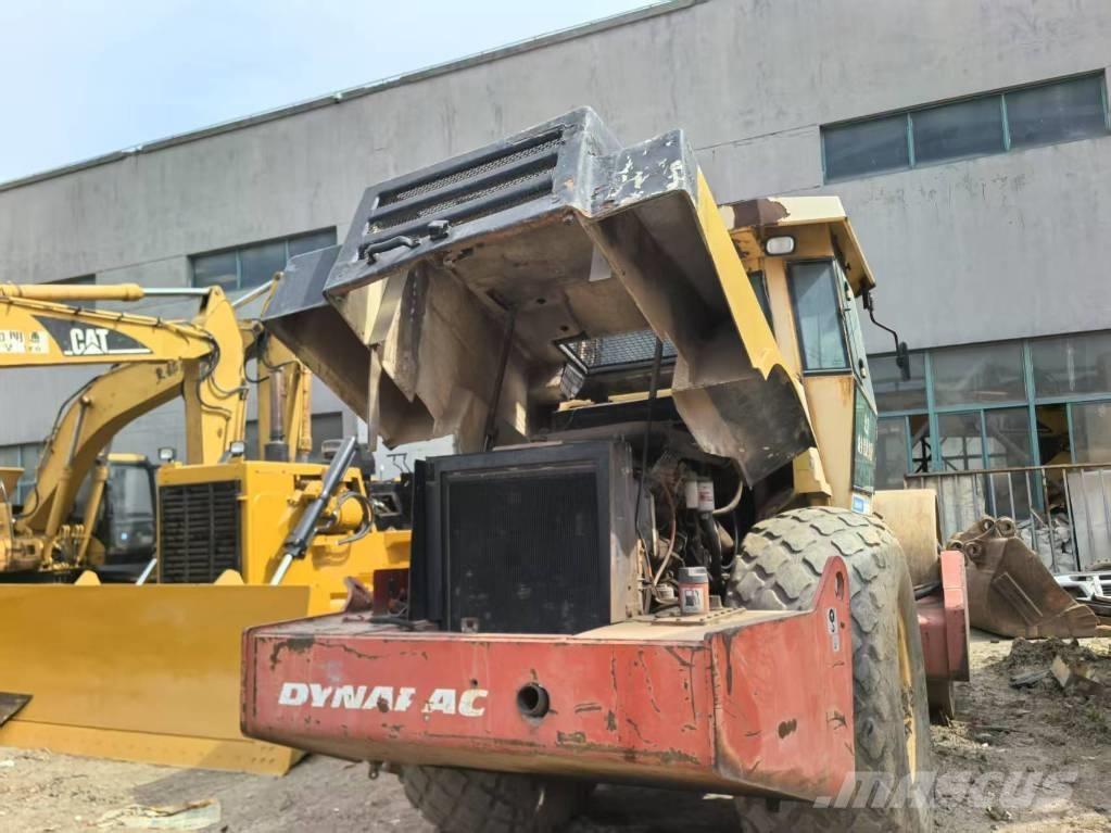 Dynapac CA 602 Tahačové válce