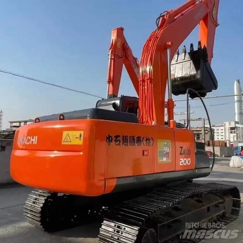 Hitachi ZX 200 Pásová rýpadla