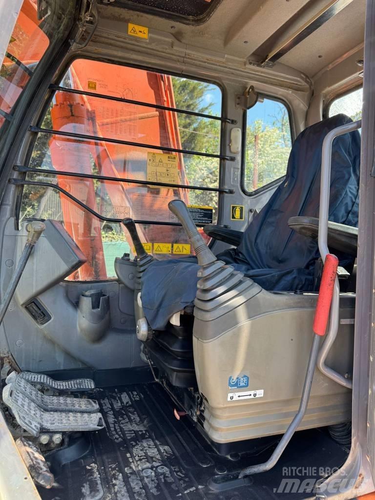 Hitachi ZX 130 Pásová rýpadla