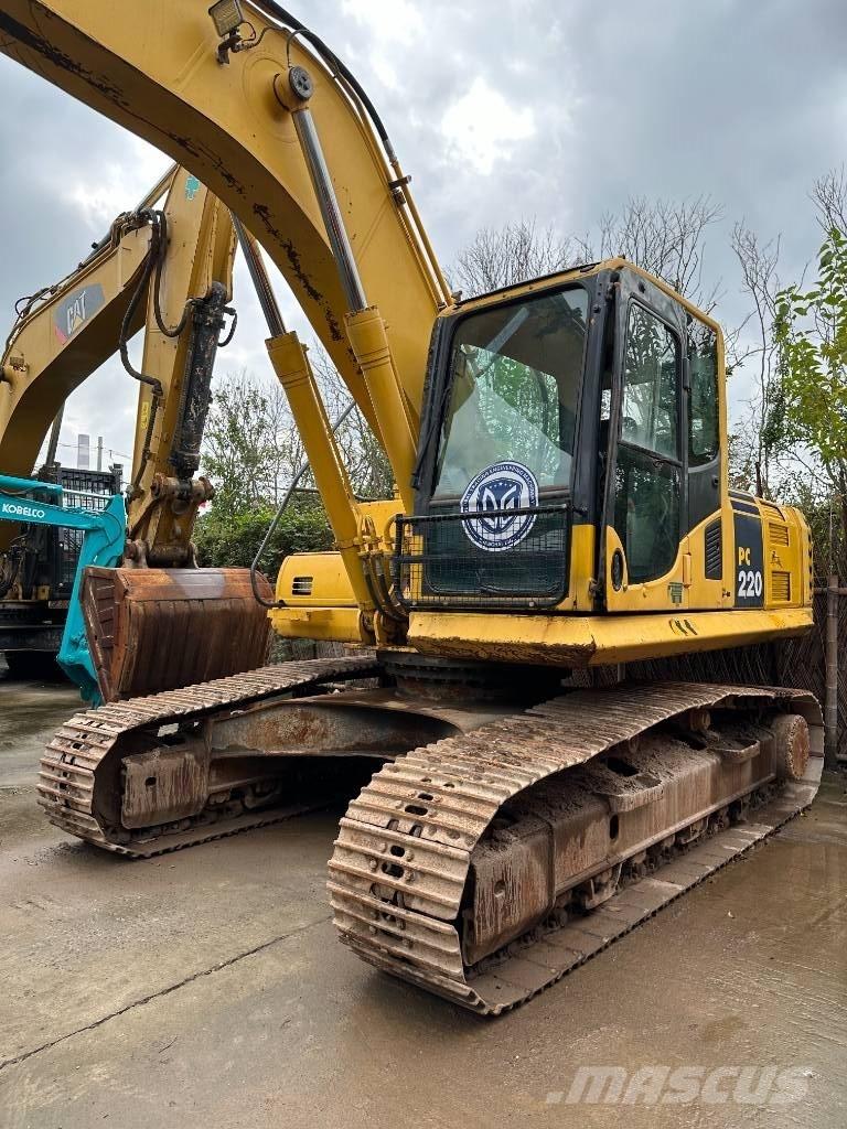 Komatsu PC 220-8 Pásová rýpadla