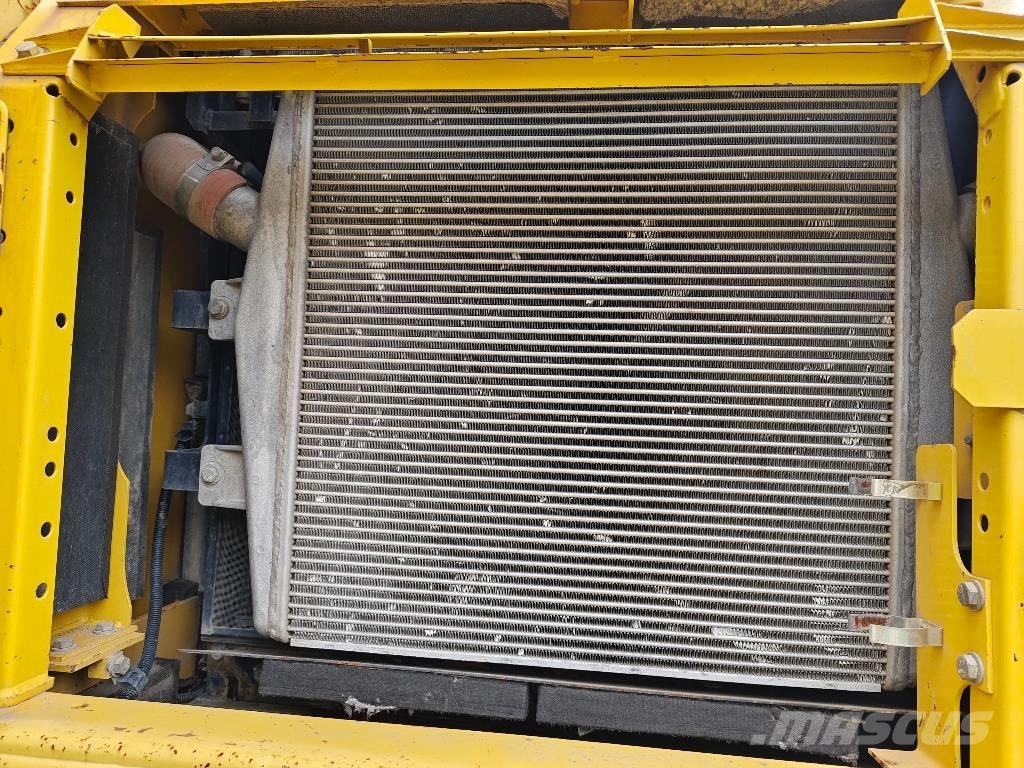 Komatsu PC 450-8 Pásová rýpadla