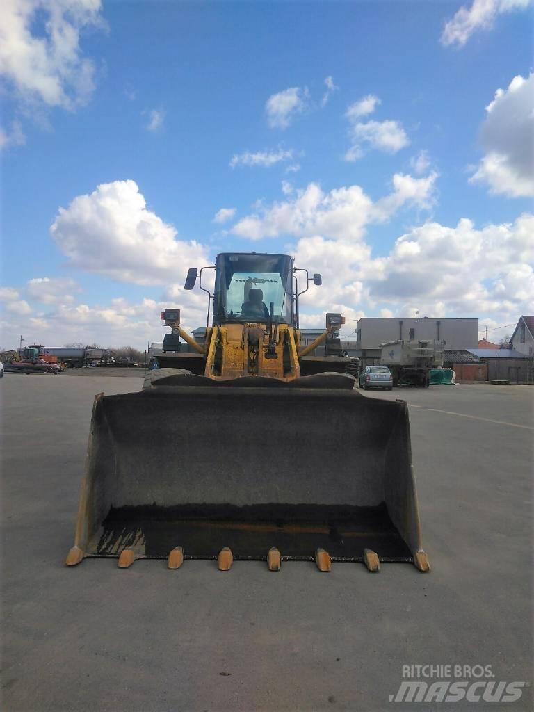 Komatsu WA380-3H Kolové nakladače