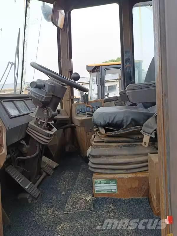 CAT 950 F Kolové nakladače