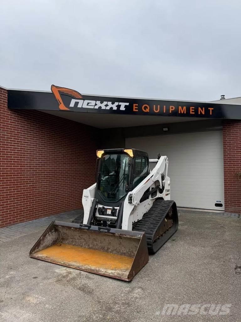 Bobcat T770 Smykem řízené nakladače