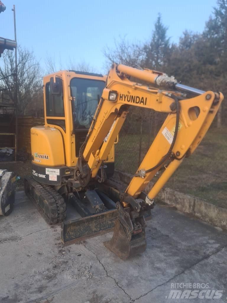 Hyundai R25Z-9 AK Mini rýpadla < 7t