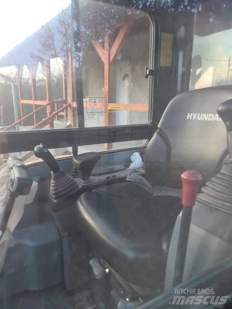 Hyundai R25Z-9 AK Mini rýpadla < 7t