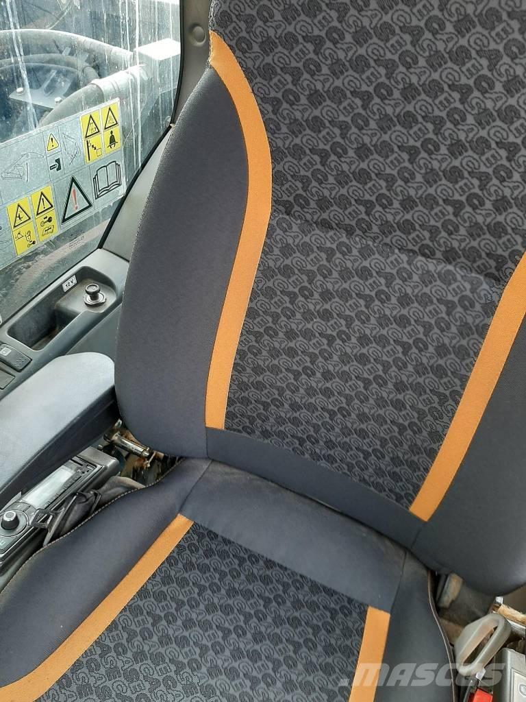 CASE CX 300 D Manipulace s materiálem – ostatní