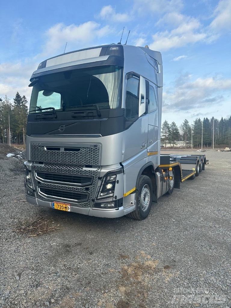 Volvo FH16 750 Nákladní automobily pro přepravu lesních strojů