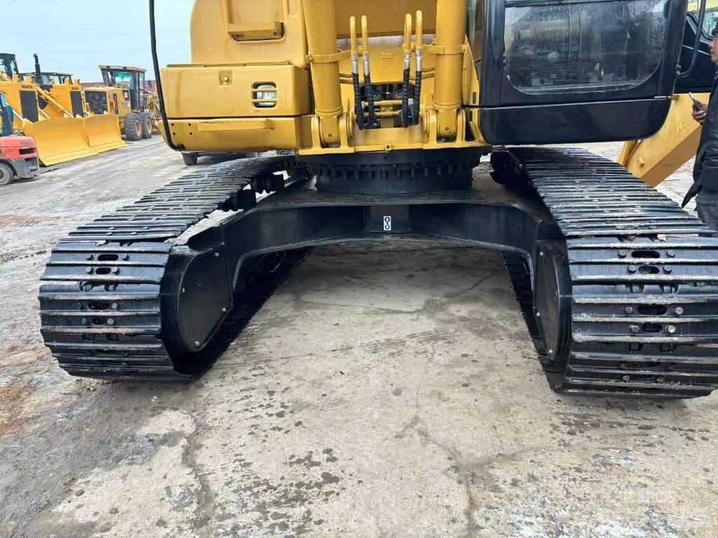 CAT 325 C Pásová rýpadla