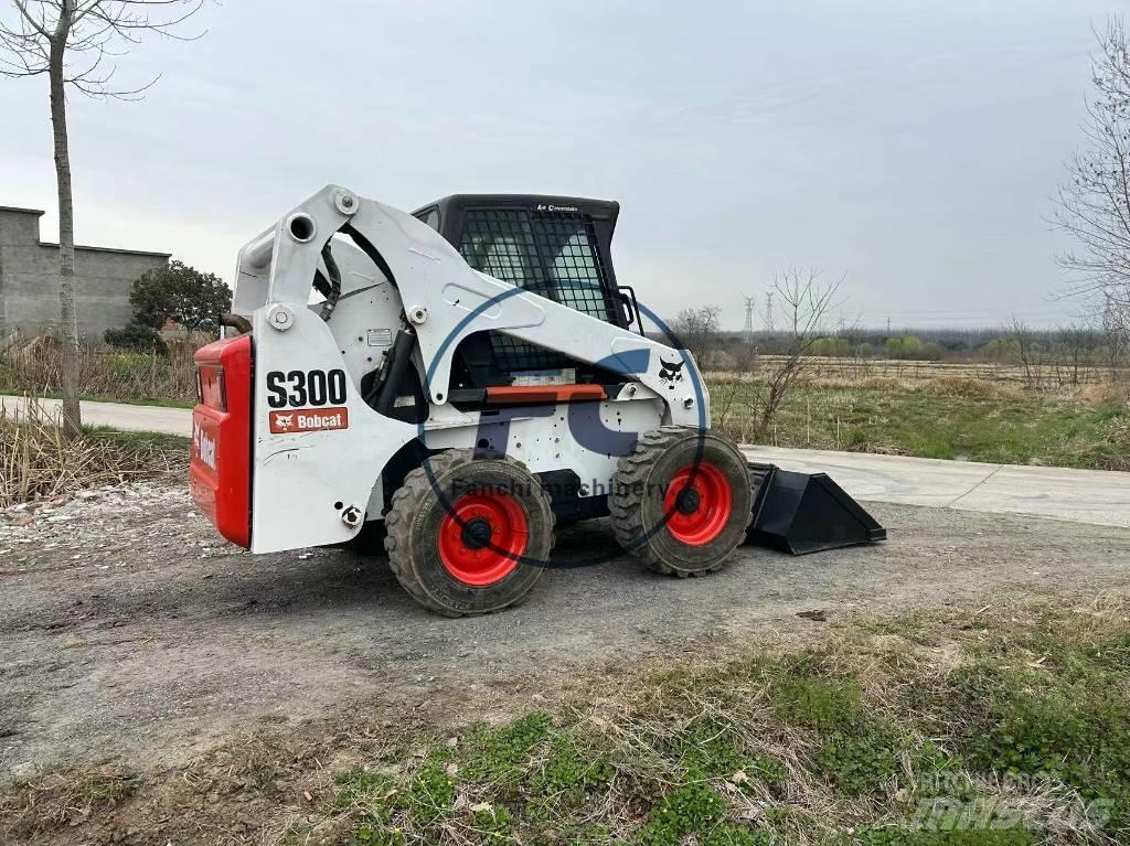 Bobcat S 330 Smykem řízené nakladače