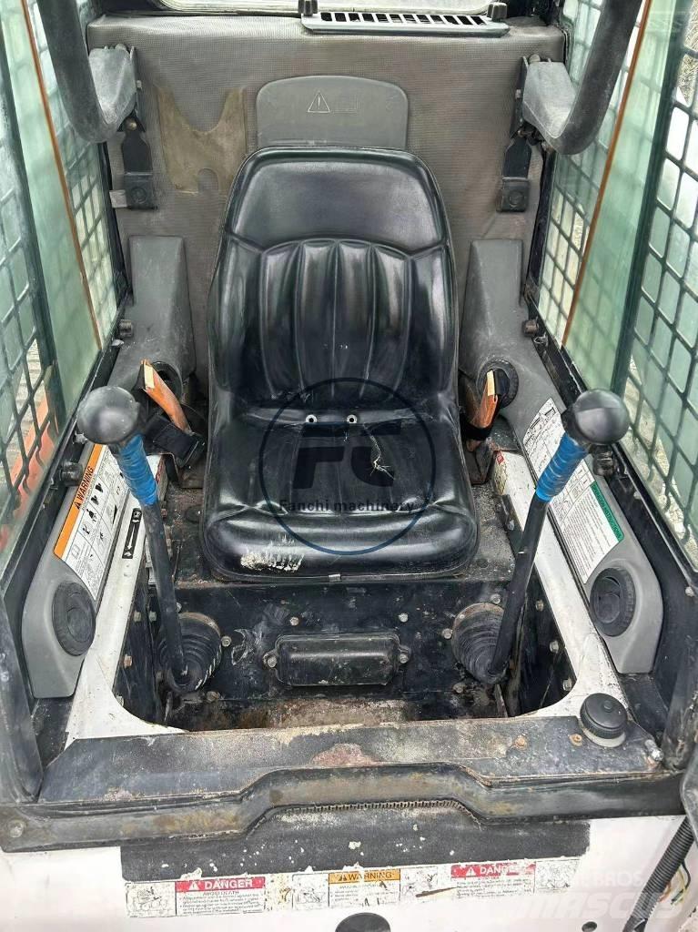 Bobcat S 330 Smykem řízené nakladače