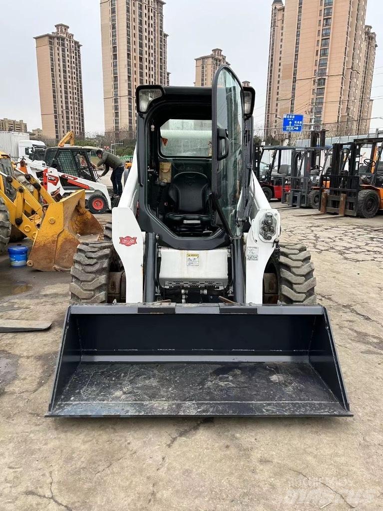 Bobcat S 750 Smykem řízené nakladače