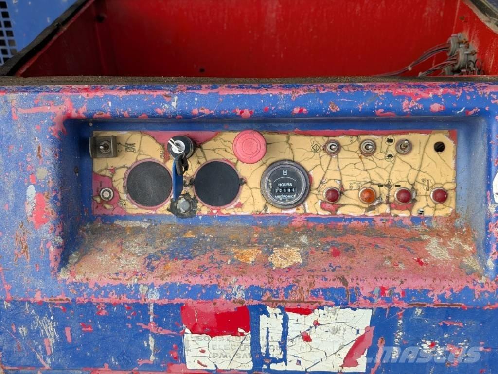 Manitou 120 DLX Kompaktní samohybné kloubové plošiny