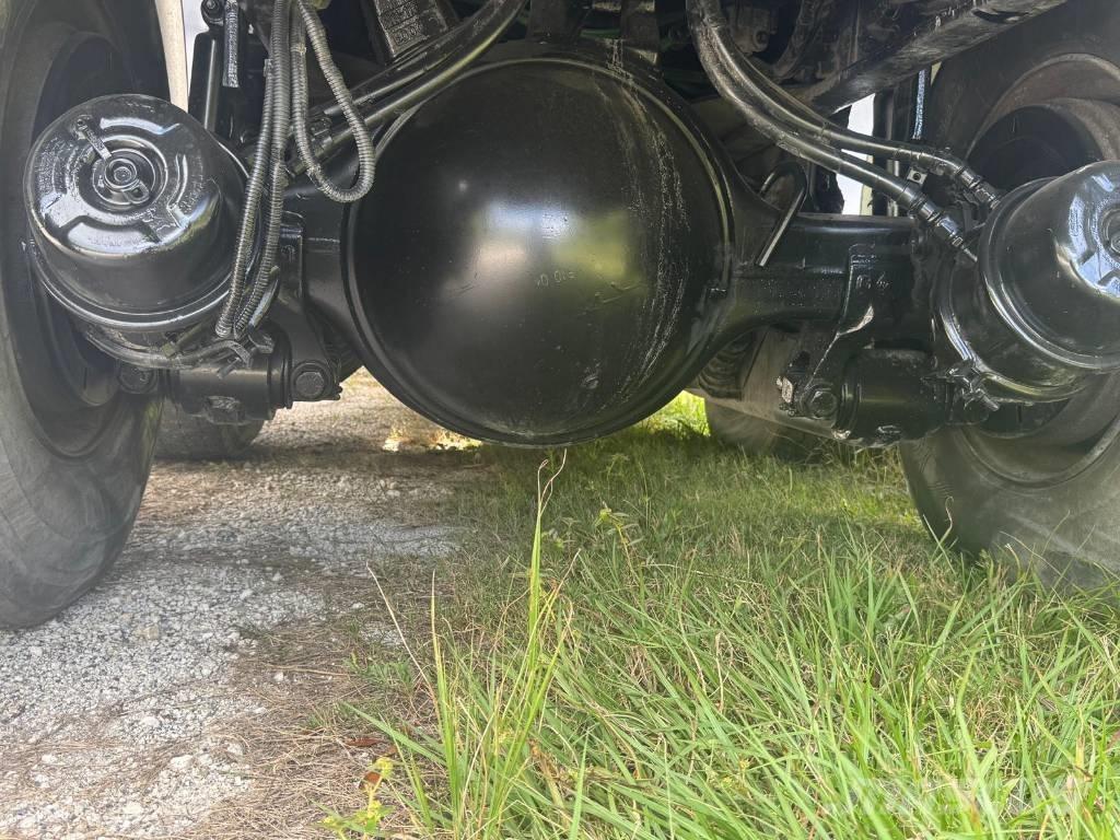 Freightliner M2 Kombinované/Čerpací cisterny